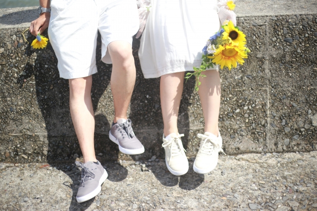 カップルの足元
